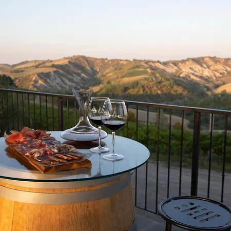 Torre Del Marino فندق 4*